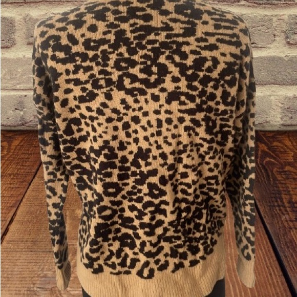Women’s Loft animal print sweater size xs - Picture 4 of 6